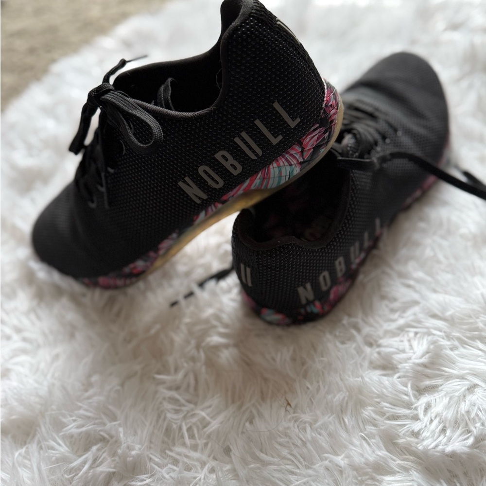 EUC NOBULL MIDNIGHT PALM TRAINERS